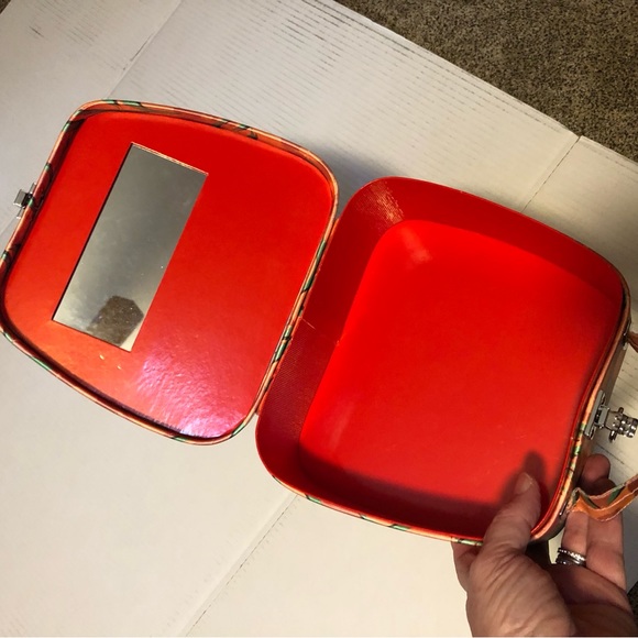 Isabelle- Make up case with mirror or a fun purse. - Picture 4 of 6